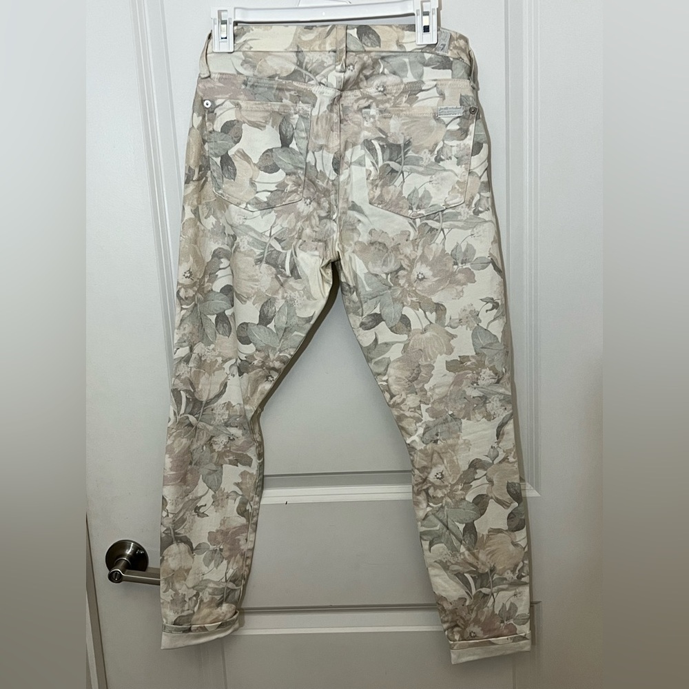 White Floral 7 for all mankind jeans.